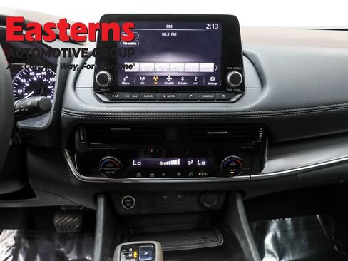 Used 2021 Nissan Rogue SV image 12