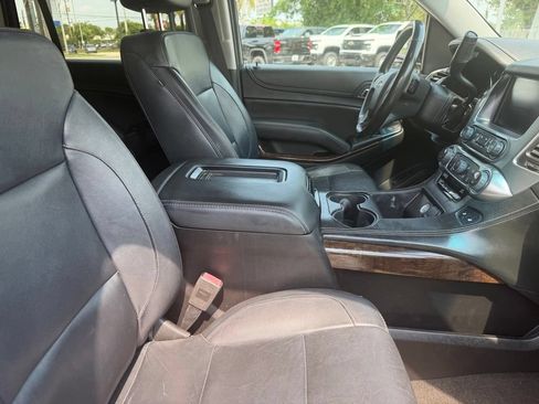 Used 2018 Chevrolet Tahoe LT w/ Luxury Package RWD image 11