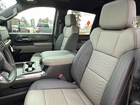 New 2026 Chevrolet Silverado 2500 ZR2 image 14