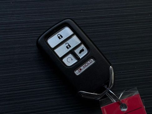 Used 2021 Honda Pilot Touring image 27