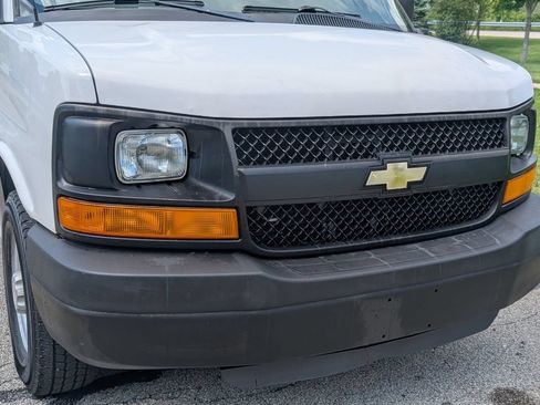 Used 2011 Chevrolet Express 3500 Extended RWD image 10