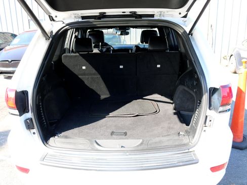 Used 2019 Jeep Grand Cherokee Altitude image 39