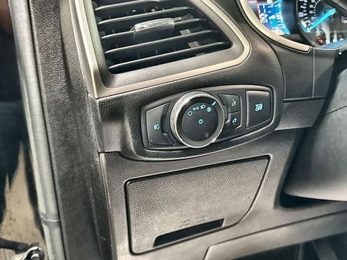 Used 2020 Ford Edge SEL image 16