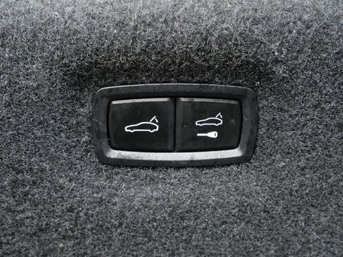 Certified 2022 Porsche Taycan 4S image 27