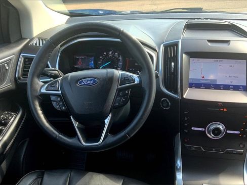 Used 2020 Ford Edge Titanium image 5