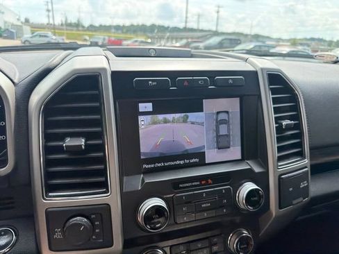 Used 2020 Ford F150 Lariat w/ Equipment Group 502A Luxury AWD/4WD image 17