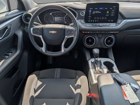 Used 2025 Chevrolet Blazer LT FWD image 27
