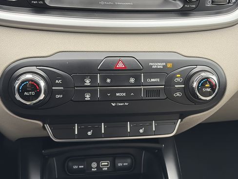 Used 2018 Kia Sorento FWD image 29
