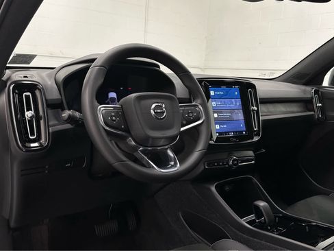 Used 2023 Volvo C40 P8 Recharge Plus image 9