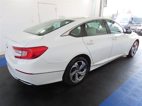 Used 2018 Honda Accord EX image 14