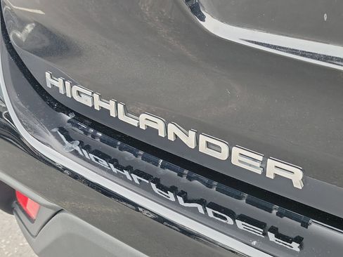 Certified 2024 Toyota Highlander LE image 8