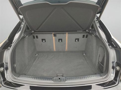 Used 2024 Porsche Macan image 34