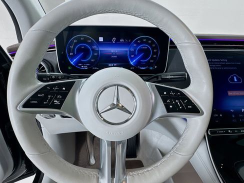 Used 2023 Mercedes-Benz EQE 500 4MATIC SUV image 12