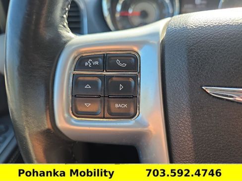 Used 2013 Chrysler Town & Country Touring image 17