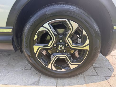 Used 2019 Honda CR-V Touring image 10