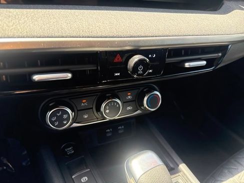 Used 2025 Nissan Kicks SV FWD image 17