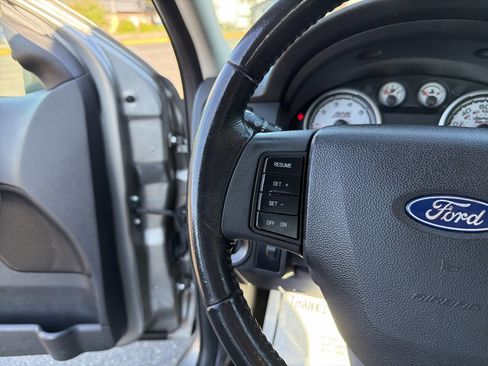 Used 2008 Ford Focus SE image 29
