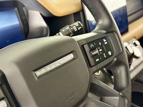 Used 2025 Land Rover Defender 110 S image 19