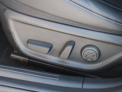 Used 2022 Genesis G70 2.0T RWD image 11