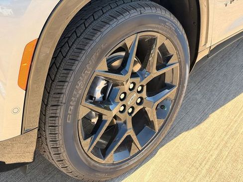 New 2026 Chevrolet Traverse RS w/ LPO, Floor Liner Package FWD image 6