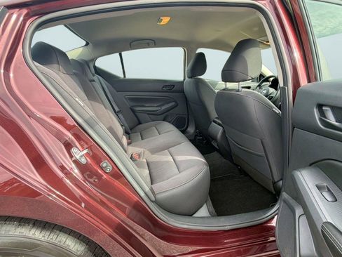 Used 2024 Nissan Altima 2.5 SV FWD image 25