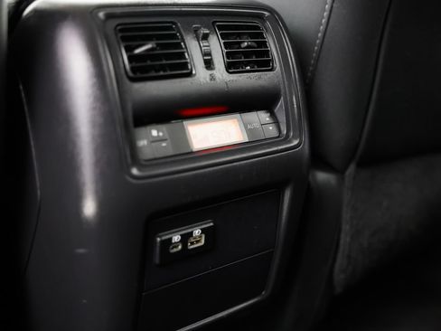 Used 2019 Nissan Pathfinder SV FWD image 18