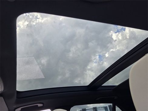 Used 2024 Mercedes-Benz GLE 450 4MATIC image 18