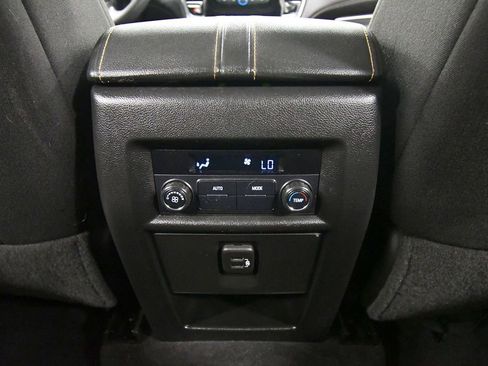 Used 2021 Chevrolet Traverse LS AWD/4WD image 16