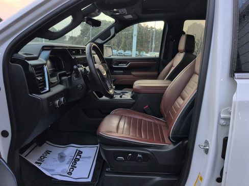 Used 2025 GMC Sierra 1500 Denali Ultimate image 16