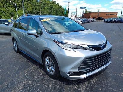 Used 2023 Toyota Sienna Limited