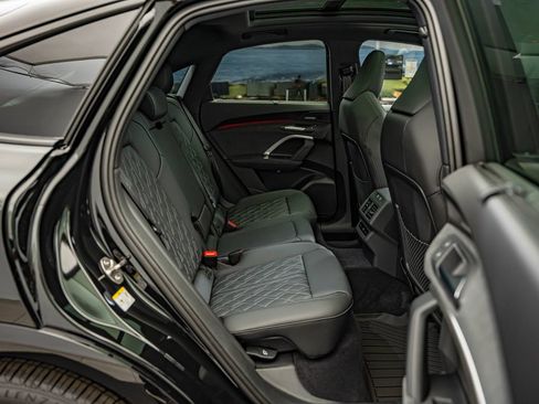 New 2026 Audi SQ5 Prestige AWD/4WD image 34