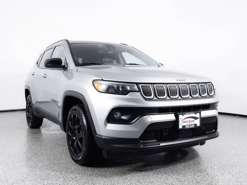 Used 2022 Jeep Compass Latitude w/ Sun and Sound Group AWD/4WD image 10