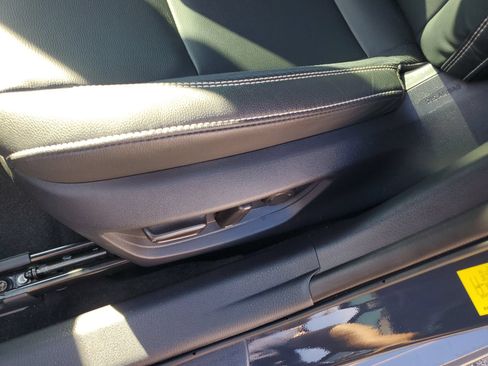 Used 2025 Toyota Camry SE w/ Convenience Package FWD image 18