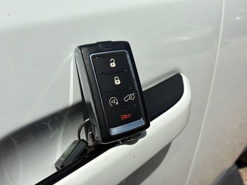 Used 2022 Jeep Wagoneer Series I w/ Premium Group I AWD/4WD image 48