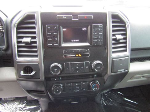 Used 2015 Ford F150 XLT image 16