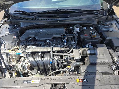 Certified 2025 Hyundai Elantra Sport FWD image 29