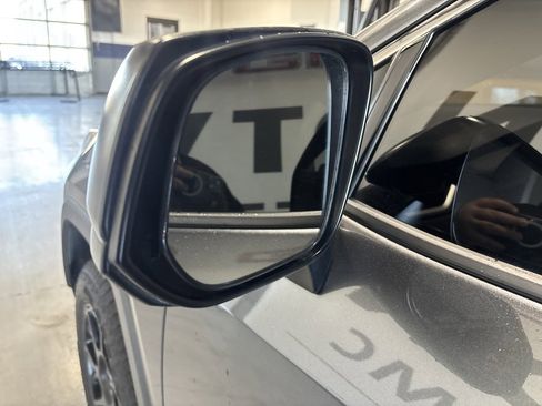 Used 2021 Toyota RAV4 LE image 4