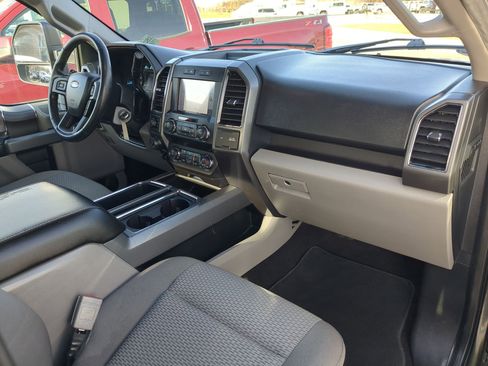 Used 2020 Ford F150 XLT image 21