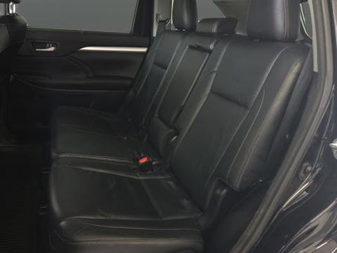 Used 2017 Toyota Highlander XLE AWD/4WD image 24