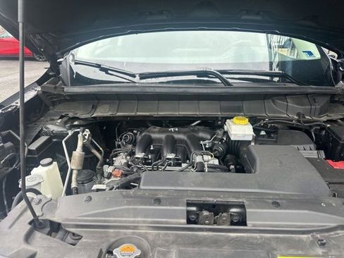 Used 2024 Nissan Pathfinder SV FWD image 18