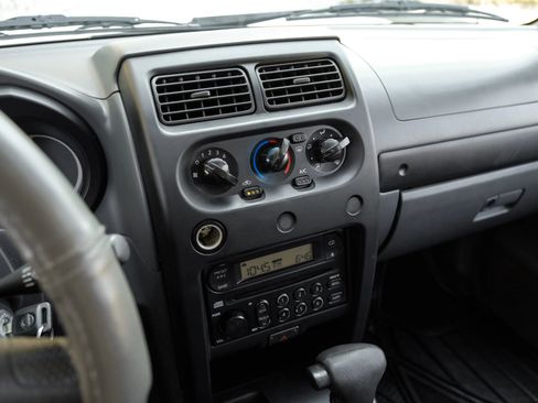 Used 2004 Nissan Xterra XE RWD image 26