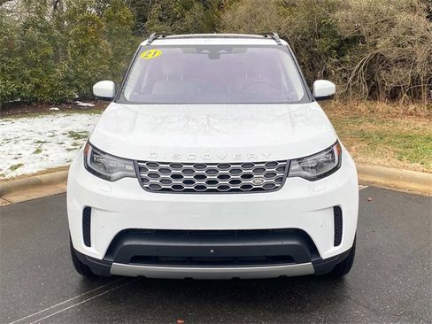 Used 2021 Land Rover Discovery S image 2