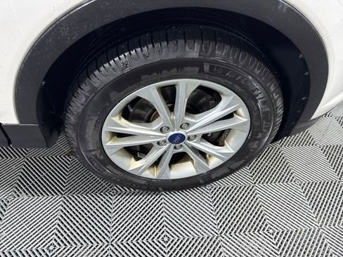 Used 2018 Ford Escape SEL image 11