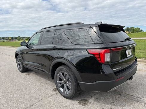 New 2026 Ford Explorer Active w/ Active Comfort Package AWD/4WD image 8