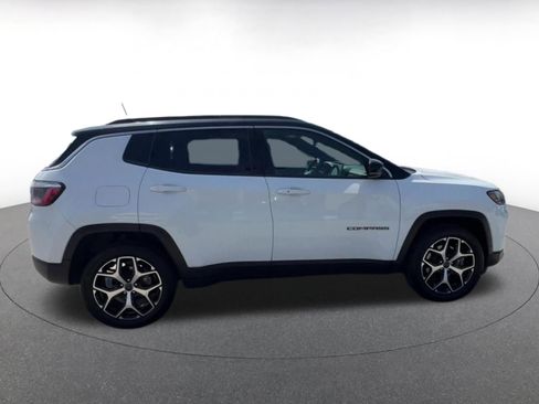 Used 2025 Jeep Compass Limited AWD/4WD image 16