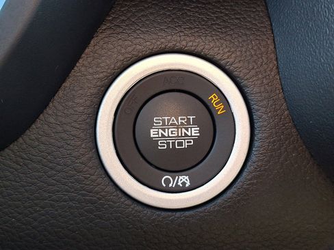 Used 2023 RAM 1500 Laramie image 23