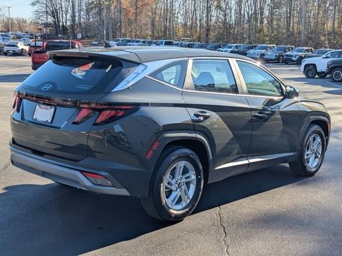 Used 2025 Hyundai Tucson SE image 7