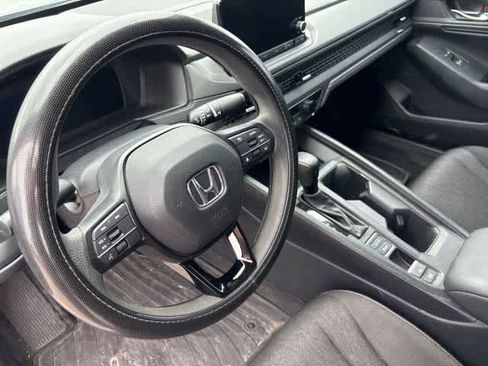Used 2023 Honda Accord EX image 10