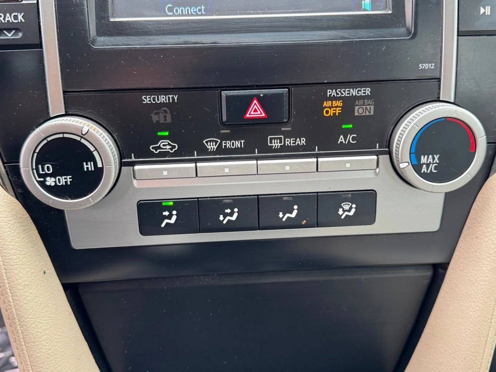 Used 2012 Toyota Camry LE FWD image 25