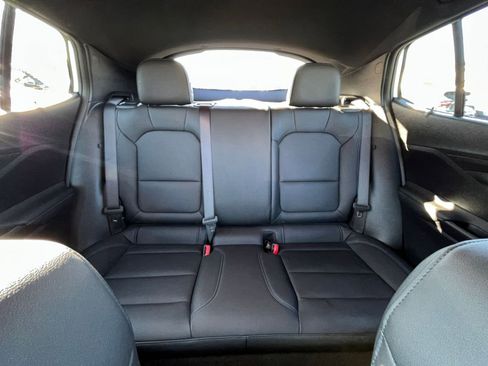 Used 2025 Buick Envista Sport Touring image 37